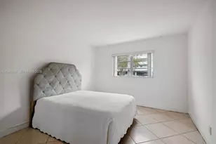619 NE 14th Ave, Hallandale Beach, FL 33009 - Photo 11