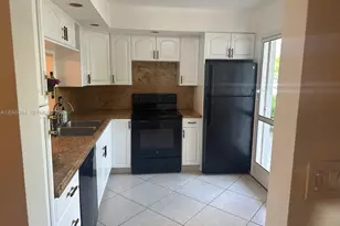 619 NE 14th Ave, Hallandale Beach, FL 33009 - Photo 9