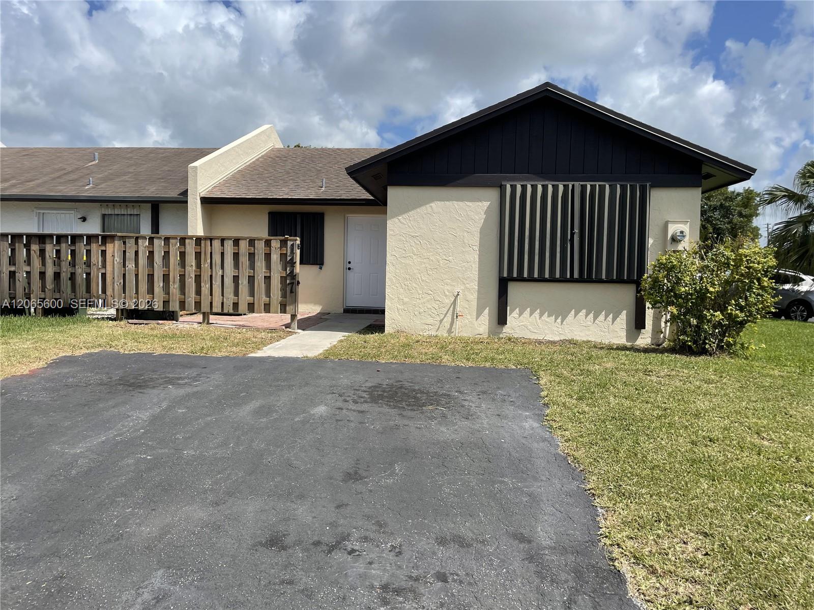 1447 Towhee St - 1447 Towhee St, Homestead, FL 33035 Luxury Property | Jose Angel Pina