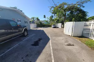 1864 NW 28th St, Miami, FL 33142 - Photo 9