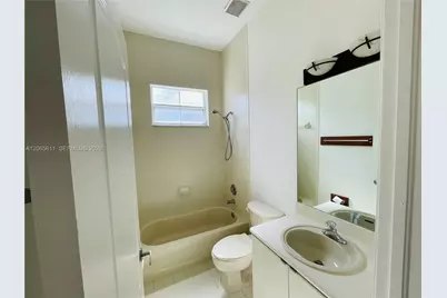 18162 NW 91st Ct #18162, Hialeah, FL 33018 - Photo 7