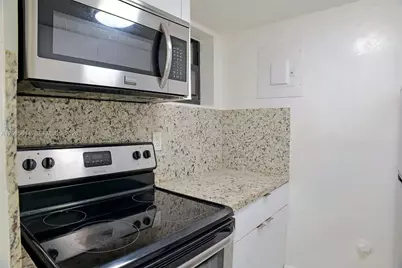 4271 NW 11th St #4, Miami, FL 33126 - Photo 5