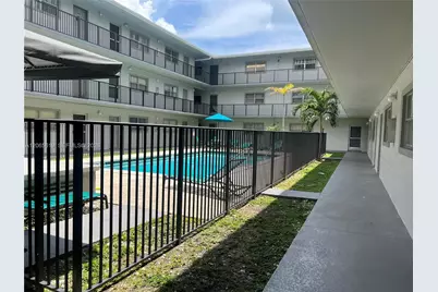 16215 NE 18th Ct #111, North Miami Beach, FL 33162 - Photo 3