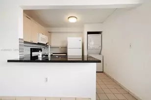 10050 NW 9th St Cir, Miami, FL 33172 - Photo 25