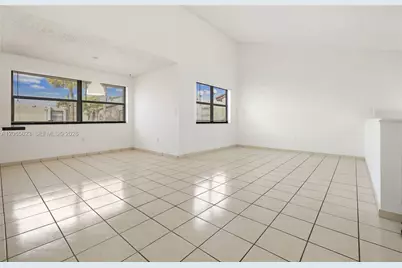 10050 NW 9th St Cir #203, Miami, FL 33172 - Photo 23