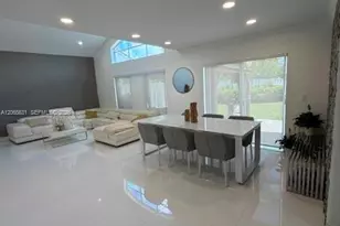 4959 SW 33rd Way, Hollywood, FL 33312 - Photo 9