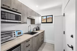 2153 Imperial Point Dr, Fort Lauderdale, FL 33308 - Photo 27