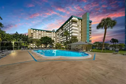 4330 Hillcrest Dr #405, Hollywood, FL 33021 - Photo 1