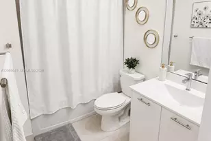 10407 NW 82nd St, Doral, FL 33178 - Photo 9