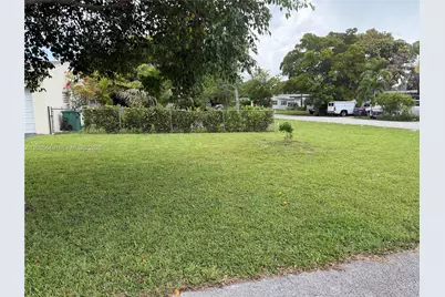 10860 NE 11th Ave, Miami, FL 33161 - Photo 49