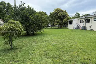 10860 NE 11th Ave, Miami, FL 33161 - Photo 17