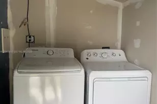 6335 SW 21st St, Miramar, FL 33023 - Photo 9