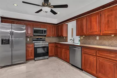 617 NE 2nd Pl, Dania Beach, FL 33004 - Photo 9
