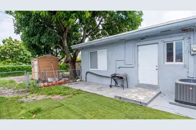 350 NW 58th Ave, Miami, FL 33126 - Photo 15