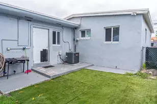 350 NW 58th Ave, Miami, FL 33126 - Photo 11