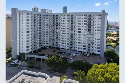 137 Golden Isles Dr #912, Hallandale Beach, FL 33009 - Photo 3