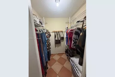 137 Golden Isles Dr #912, Hallandale Beach, FL 33009 - Photo 15