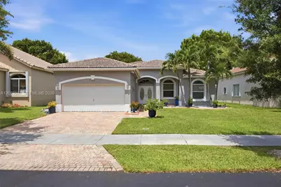 1920 SE 17th Ave, Homestead, FL 33035 - Photo 1