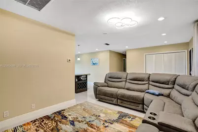 215 SE 3rd Ave #501C, Hallandale Beach, FL 33009 - Photo 9