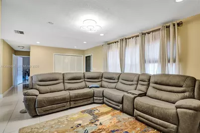 215 SE 3rd Ave #501C, Hallandale Beach, FL 33009 - Photo 7