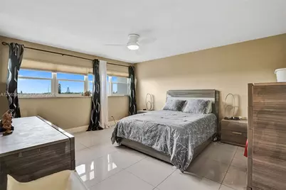 215 SE 3rd Ave #501C, Hallandale Beach, FL 33009 - Photo 23