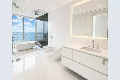 300 Biscayne Boulevard Way #4201E, Miami, FL 33131 - Photo 5