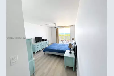 8233 Harding Ave #703, Miami Beach, FL 33141 - Photo 7