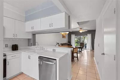 38 Truman Dr, Weston, FL 33326 - Photo 3
