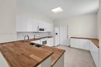 3698 San Simeon Cir, Weston, FL 33331 - Photo 7