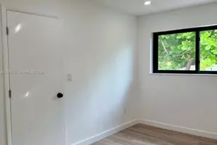 7521 NE 2nd Ct, Miami, FL 33138 - Photo 17