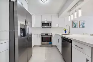 5701 Collins Ave, Miami Beach, FL 33140 - Photo 17