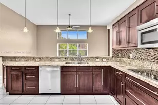 11335 Lakeshore Dr, Cooper City, FL 33026 - Photo 5