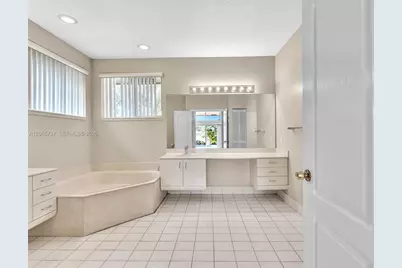 11335 Lake Shore Dr, Cooper City, FL 33026 - Photo 9