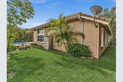 11335 Lake Shore Dr, Cooper City, FL 33026 - Photo 31