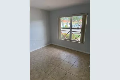 7600 NW 38th Ct #16, Davie, FL 33024 - Photo 5