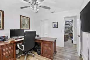 958 Mockingbird Ln, Plantation, FL 33324 - Photo 25