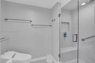 2000 Island Blvd #2006, Aventura, FL 33160 - Photo 19