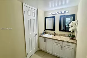 8850 Fontainebleau Blvd, Miami, FL 33172 - Photo 13