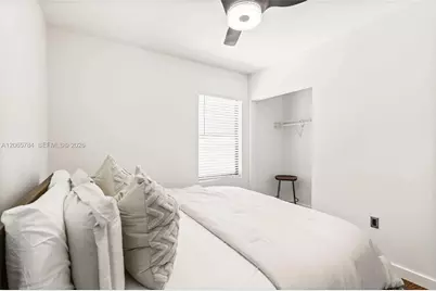1121 NW 57th St, Miami, FL 33127 - Photo 9
