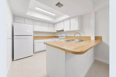 10895 NW 7th St #14-28, Miami, FL 33172 - Photo 5