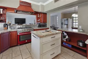 910 N 14th Ct, Hollywood, FL 33020 - Photo 9