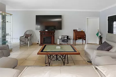 910 N 14th Ct, Hollywood, FL 33020 - Photo 17