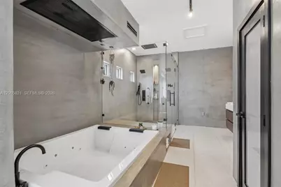 16581 NW 84th Ave, Miami Lakes, FL 33016 - Photo 25