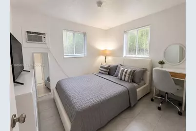 5920 NE 1st Ter, Fort Lauderdale, FL 33334 - Photo 13