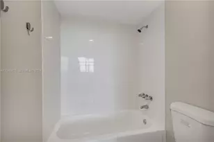 1300 NE Miami Gardens Dr, Miami, FL 33179 - Photo 25