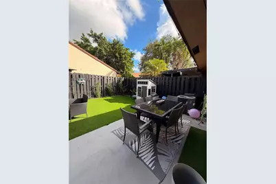 11083 NW 38th Pl, Sunrise, FL 33351 - Photo 3