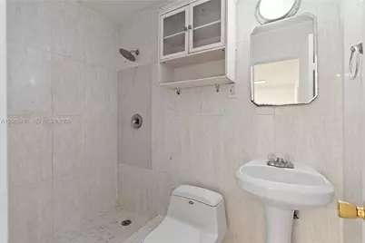 125 SE 2nd Ter, Hallandale Beach, FL 33009 - Photo 9
