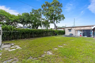 125 SE 2nd Ter, Hallandale Beach, FL 33009 - Photo 19