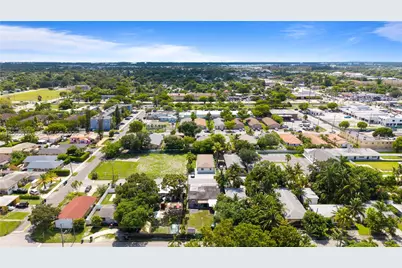 125 SE 2nd Ter, Hallandale Beach, FL 33009 - Photo 39