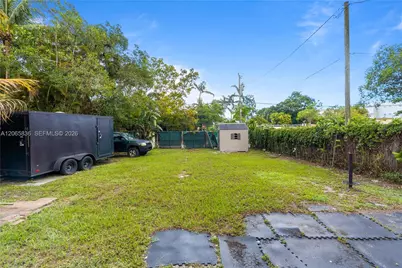 125 SE 2nd Ter, Hallandale Beach, FL 33009 - Photo 17
